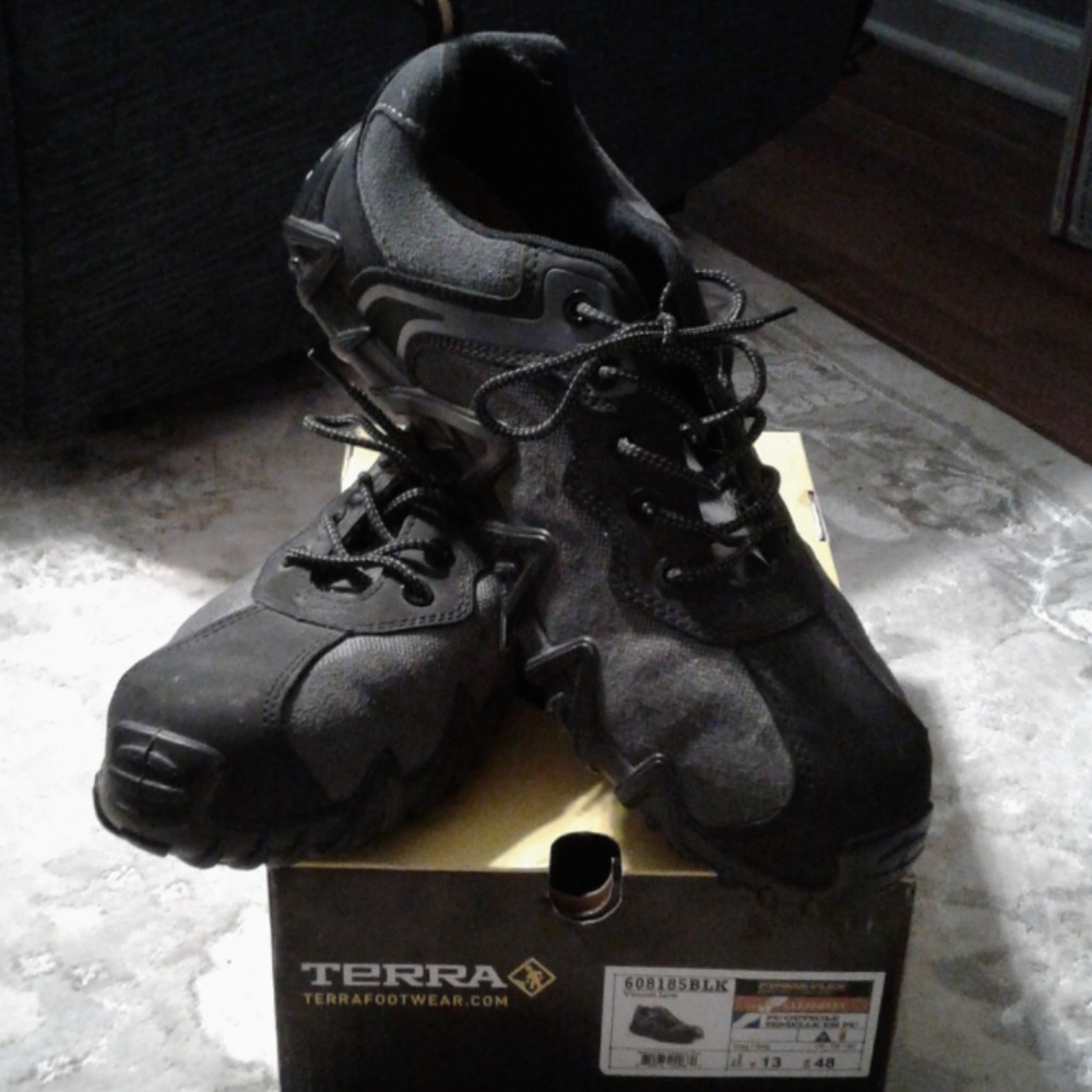 Terra Venom Low Safety shoes mens